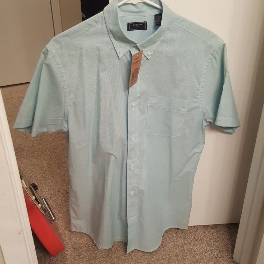 Dockers medium button down short-sleeved shirt